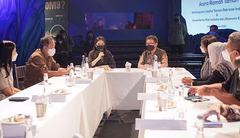 Wamenparekraf Harap Pengusaha Taman Rekreasi Dukung PPKM Level 3 saat Libur Nataru - Bagian 2