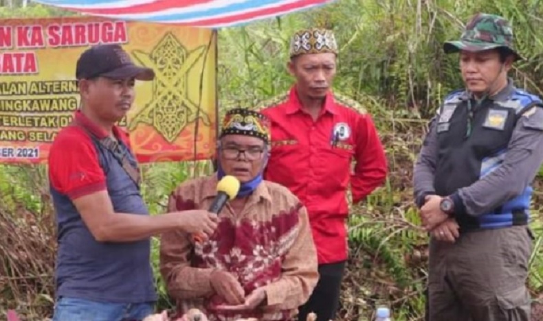 Ritual Adat Digelar untuk Membuka Jalan ke Bandara Singkawang