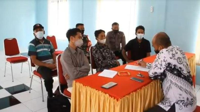 Oknum Sekdes di Blora Diduga Berselingkuh, Warga Geruduk Kantor Kecamatan  