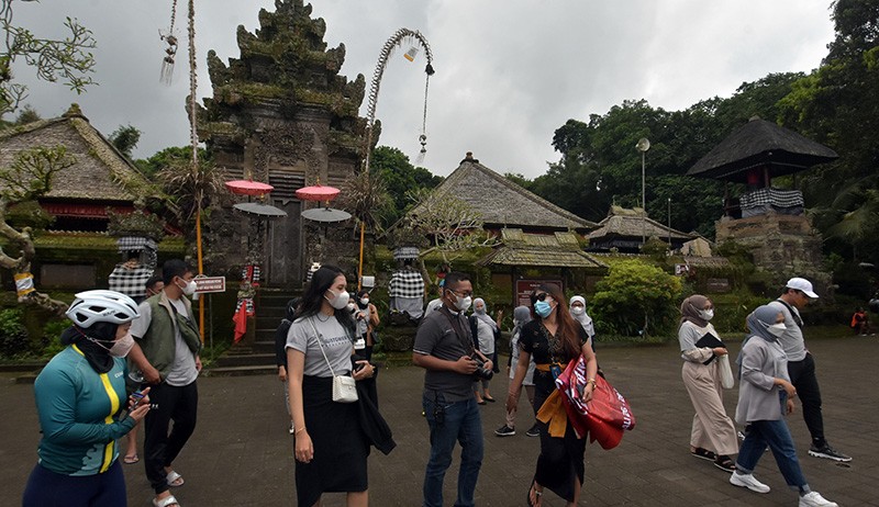 Wisatawan Padati Desa Wisata Penglipuran Bangli Bali - Bagian 3