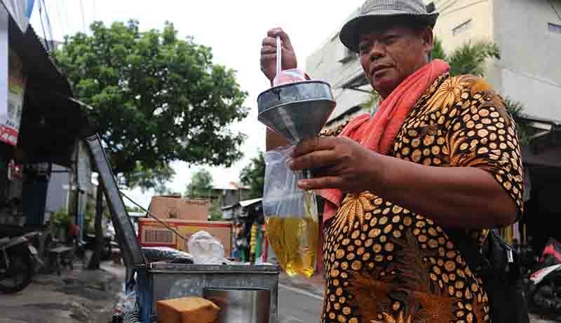 Potret Pedagang Minyak Goreng Curah Keliling di Jakarta - Bagian 1