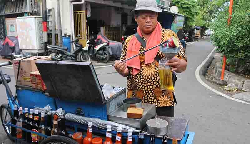 Potret Pedagang Minyak Goreng Curah Keliling di Jakarta - Bagian 2