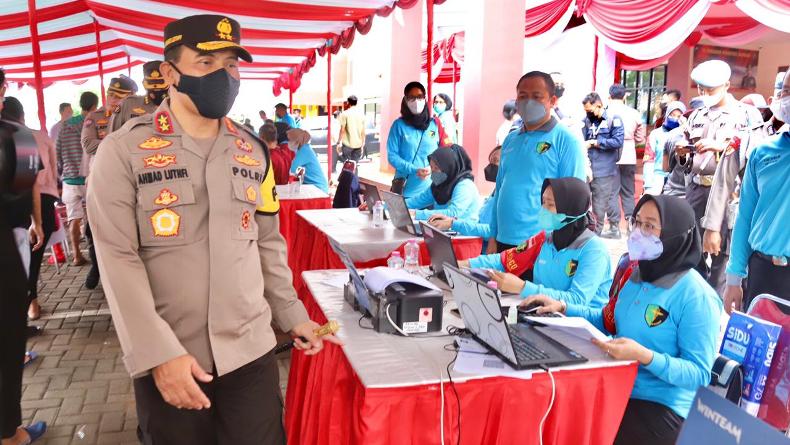 Percepat Herd Immunity, Polda Jateng Targetkan Vaksinasi 49.700 Dosis Setiap Hari 
