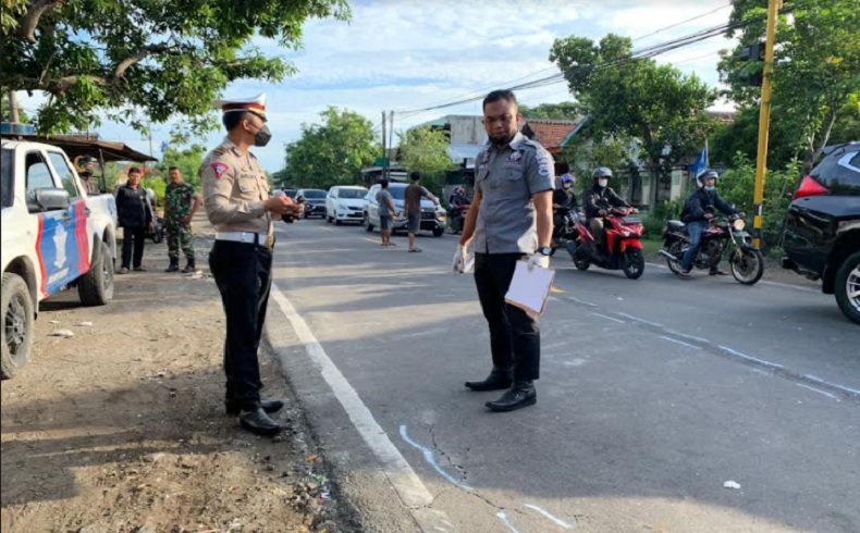 Kecelakaan Maut Minibus Ditabrak Truk Trailer di Kediri, 4 Santri Tewas
