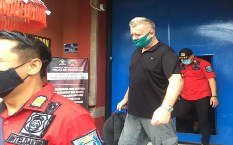 Bule Denmark Rusak Tempat Ibadah Umat Hindu di Bali Segera Dideportasi
