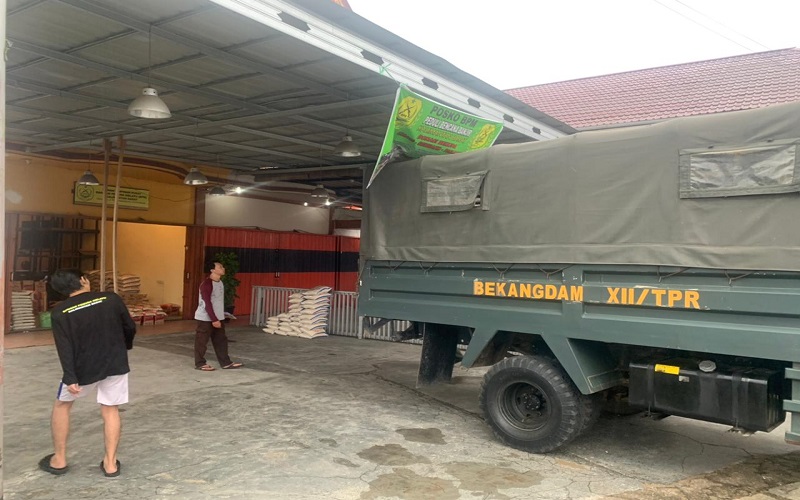 Satu Truk Bantuan untuk Korban Banjir di Sintang Diberangkatkan dari Pontianak