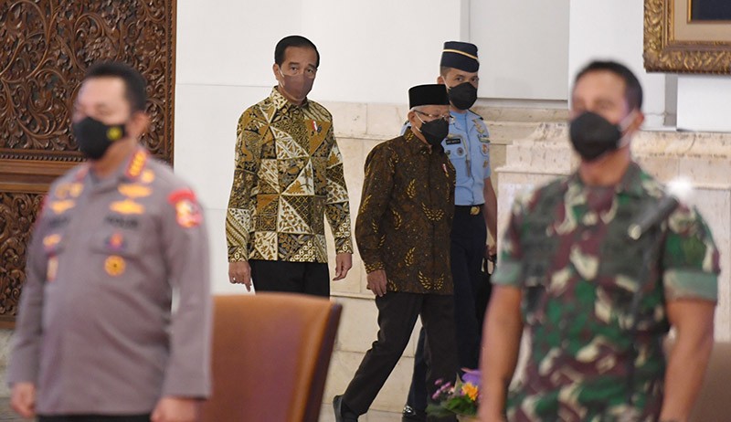 Presiden Jokowi Pimpin Rapat Bahas Varian Baru Covid-19 Omicron - Bagian 1