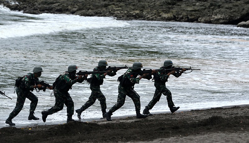 Aksi Prajurit Raider TNI AD Bebaskan Sandera di Pantai Grajagan Banyuwangi - Bagian 2