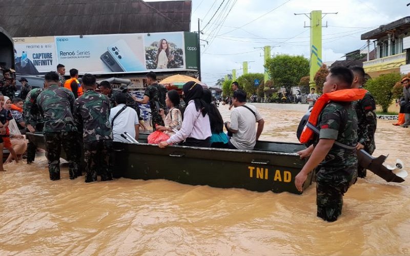 Hujan Petir Berpotensi Guyur Kalsel di Tengah Bencana Banjir