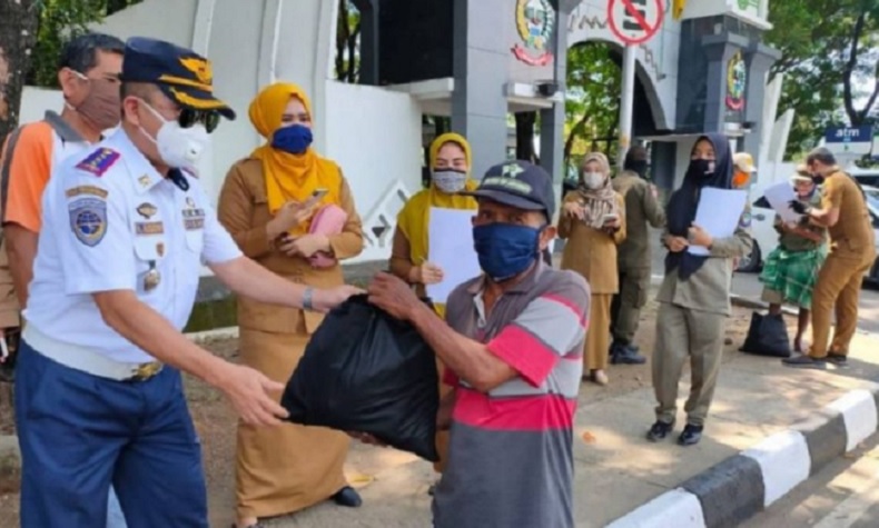 title Pemprov Sulsel Klarifikasi 17 ASN dalam DTKS Tak Pernah Terima Bansos  Pemprov Sulsel Klarifikasi 17 ASN dalam DTKS Tak Pernah Terima Bansos