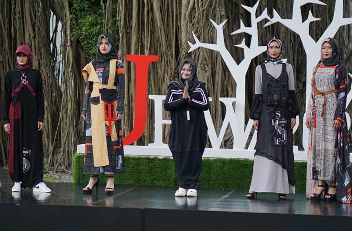 Usung Korean Style, Desainer Ashfa Khoirunnisa Hadirkan Busana Muslimah Casual dan Dinamis 