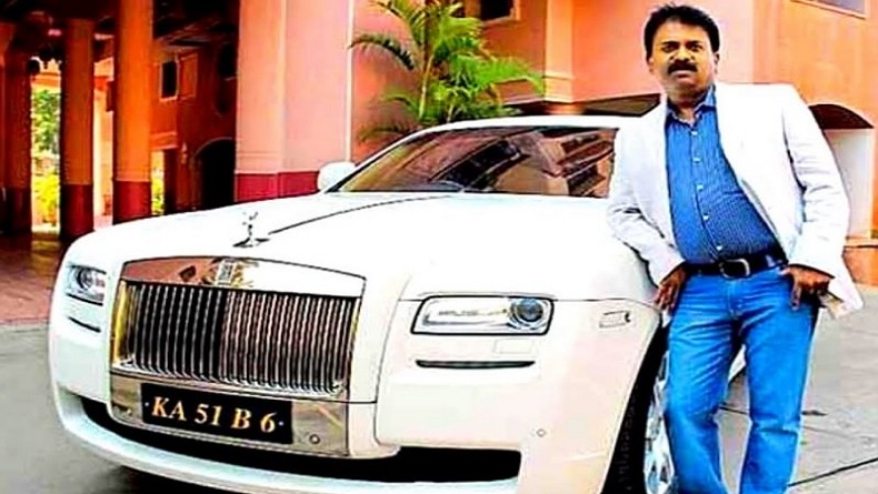 Tukang Cukur Ini Jadi Miliarder dan Punya 400 Mobil Mewah, Ini Kisahnya