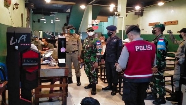 Tekan Penyebaran Covid-19, Petugas Gabungan Razia Prokes di Medan