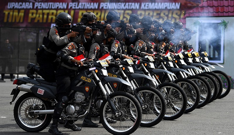 Aksi Tim Patroli Perintis Presisi Polda Metro Jaya Menembak dari Atas Motor - Bagian 1