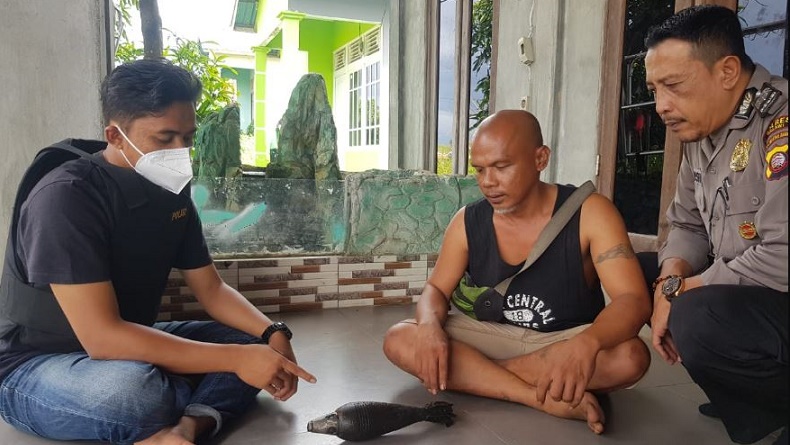 Cari Logam Pakai Metal Detector, Pria Ini malah Temukan Peluru Mortir