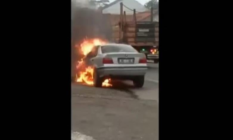 Sedan BMW Ludes Terbakar di Banyumas, Diduga Korsleting Mesin