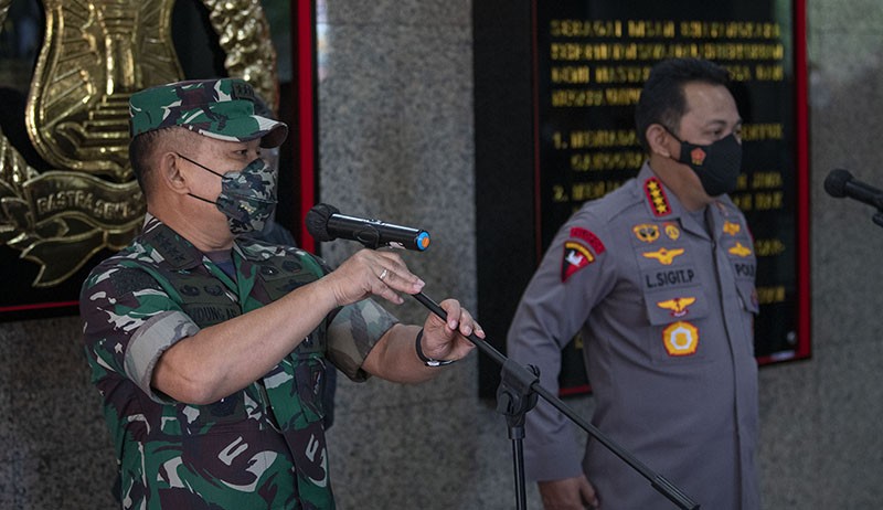 Momen KSAD Jenderal Dudung dan Kapolri Jenderal Sigit Bertemu di Mabes Polri - Bagian 2