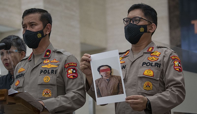 Densus 88 Tangkap 2 Terduga Teroris di Luwu Timur - Bagian 2