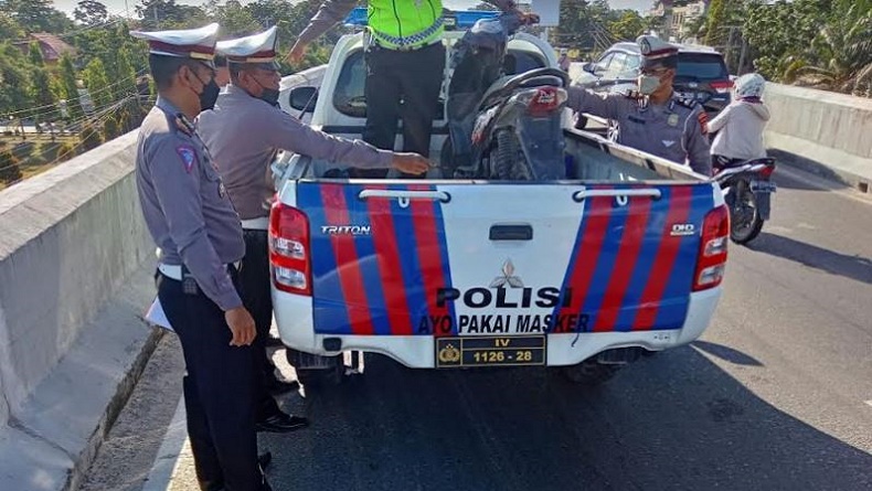 Tabrak Pembatas Jalan, Pengendara Motor Tewas Terjun di Flyover Pekanbaru