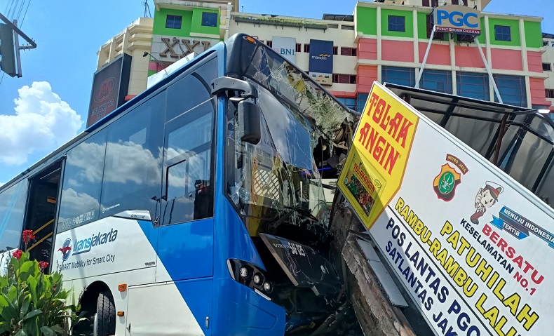 Ini Penjelasan KNKT tentang Penyebab Rentetan Kecelakaan Bus Transjakarta