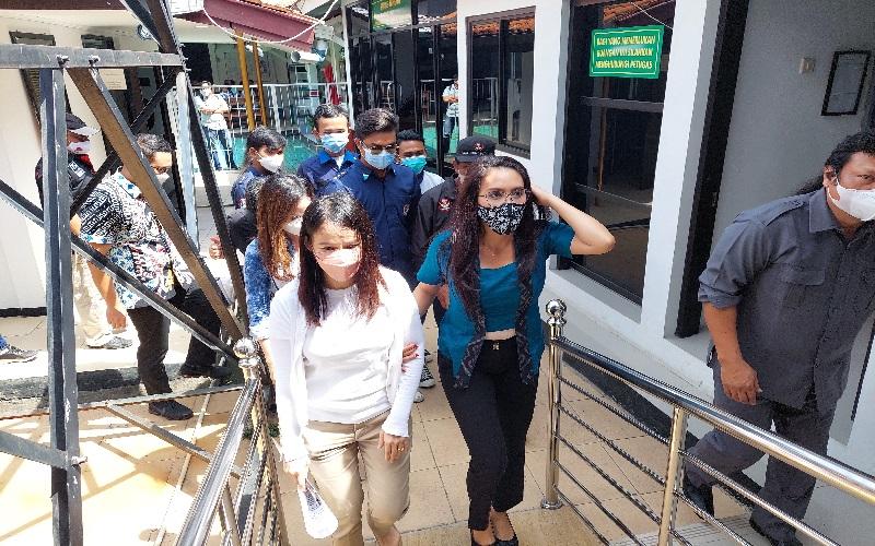 Kasus KDRT di Karawang, Menjelang Sidang Vonis, Valencya Terlihat Cemas