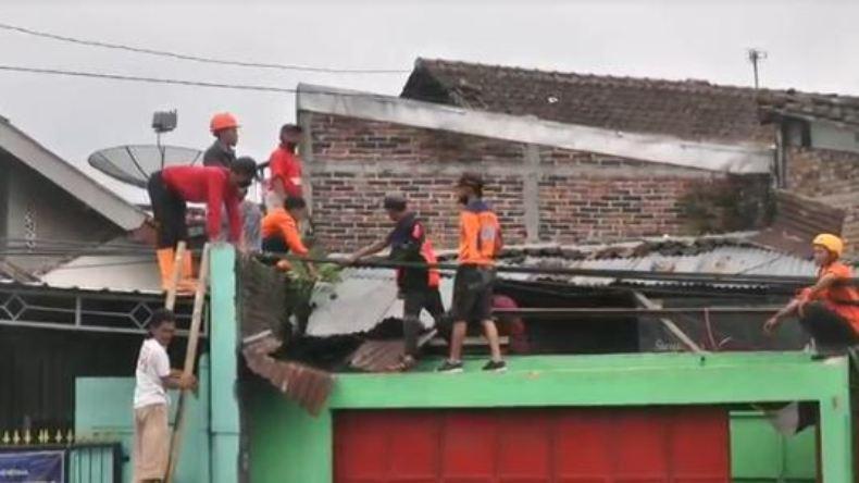 Puting Beliung Terjang Temanggung, Sejumlah Rumah Rusak 