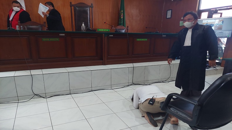 Kasus KDRT di Karawang, Valencya Sujud Syukur setelah Divonis Bebas