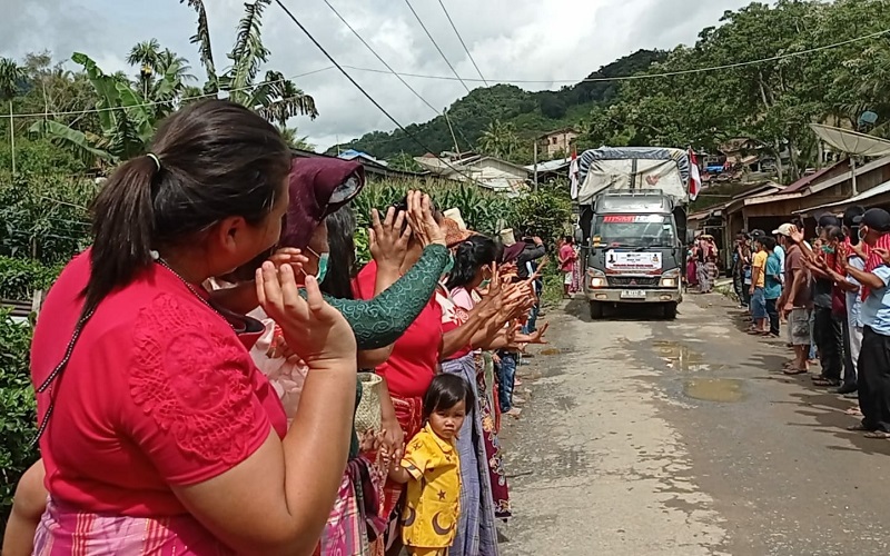 title Heboh Warga Karo Kirim 3 Ton Jeruk ke Presiden Jokowi Sebagai Oleh-Oleh Heboh Warga Karo Kirim 3 Ton Jeruk ke Presiden Jokowi Sebagai Oleh-Oleh