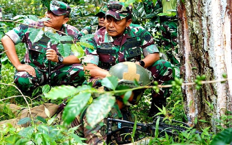 96 Prajurit Infanteri TNI AD Latihan Pertempuran Hutan di Gunung Tilu Bandung
