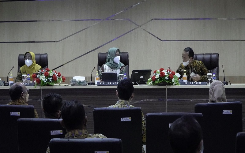 Demi Jadi RS Unggulan Mojokerto, Ning Ita Beri Pembinaan Kinerja ASN RSUD Dr. Wahidin Sudirohusodo