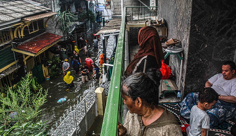 Banjir Rob Rendam Permukiman Lodan Raya, Mayoritas Warga Pilih Bertahan di Rumah - Bagian 3