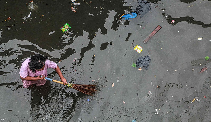 Banjir Rob Rendam Permukiman Lodan Raya, Mayoritas Warga Pilih Bertahan di Rumah - Bagian 1