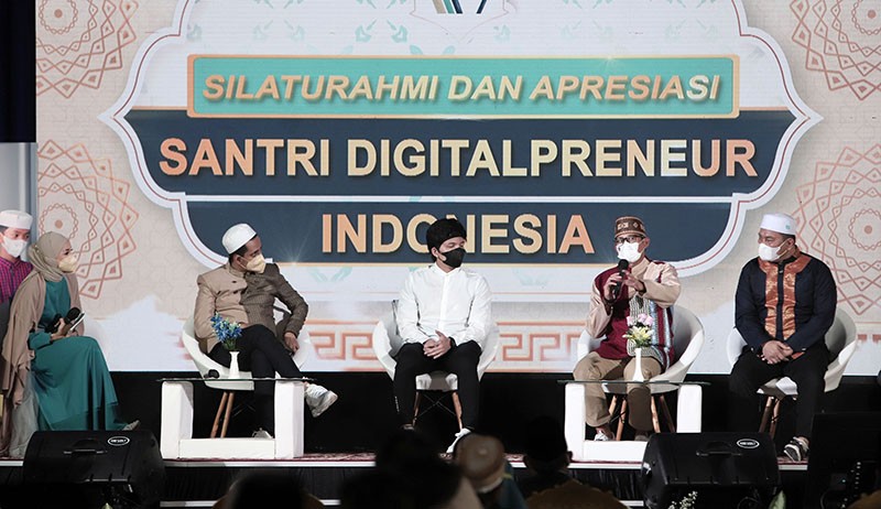 Sandiaga Uno : Santri Digitalpreneur Tingkatkan Kapasitas SDM dan Buka Lapangan Kerja - Bagian 2