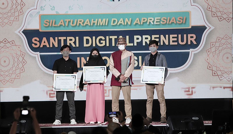 Sandiaga Uno : Santri Digitalpreneur Tingkatkan Kapasitas SDM dan Buka Lapangan Kerja - Bagian 3