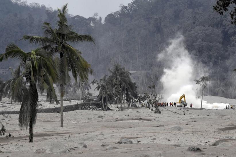 Cari Korban Letusan Semeru, Tim SAR Gabungan Susuri Desa Sumber Wuluh yang Tertutup Abu Vulkanik - Bagian 4
