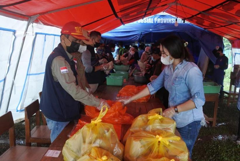  Rumah Tertimbun Abu Vulkanik Semeru, Warga Mengungsi di Balai Desa Sumberwuluh Lumajang - Bagian 3
