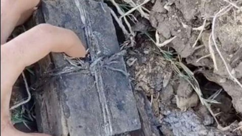 Kotak Misterius Ditemukan di Kuburan Tua, Pria Ini Tak Berani Bawa Pulang