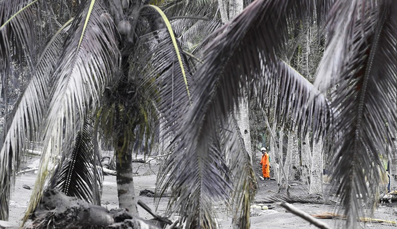 Foto dari Udara Pencarian Korban Letusan Gunung Semeru - Bagian 2
