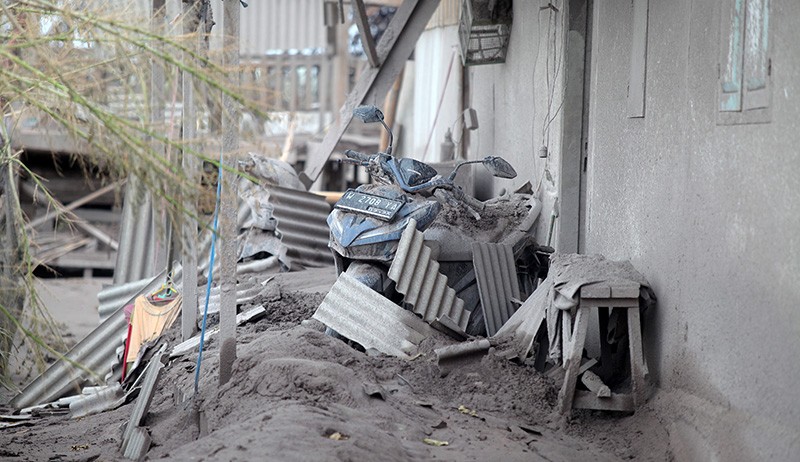 Hampir Semua Rumah Runtuh Diterjang Awan Panas, Begini Kondisi Desa Curah Kobokan - Bagian 4