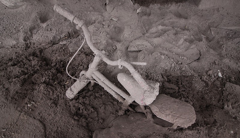 Hampir Semua Rumah Runtuh Diterjang Awan Panas, Begini Kondisi Desa Curah Kobokan - Bagian 5