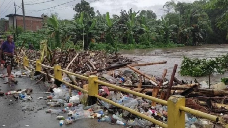 Banjir Bandang Terjang Soppeng Sulsel, 3 Kecamatan Terdampak, 2 Rumah Hanyut