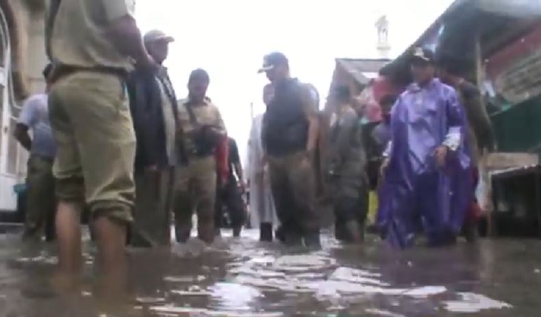 Kota Mataram Dikepung Banjir, Wali Kota Mohan Turun ke Lokasi 