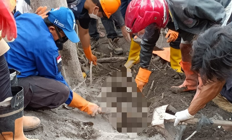 Tim SAR Temukan 3 Jenazah Lagi, Total Korban Meninggal Erupsi Gunung Semeru 17 Orang 