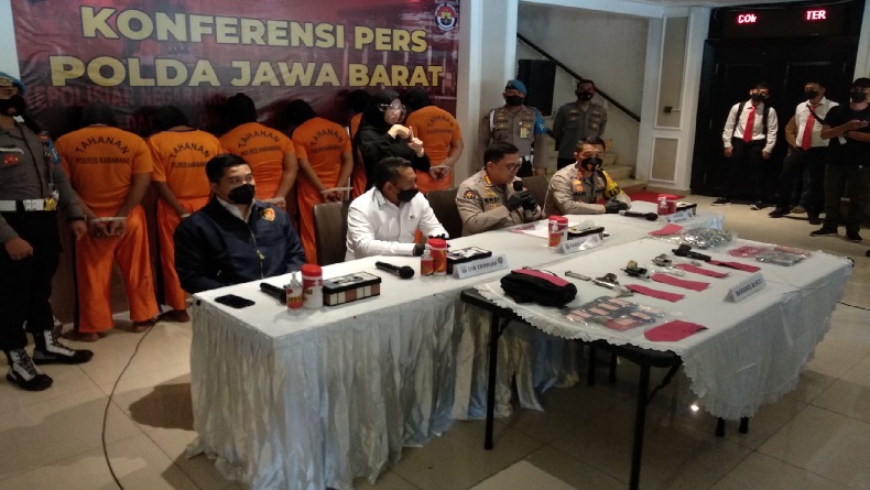 Polda Jabar Tangkap 7 Perampok Bank Maybank Karawang, Empat Buron