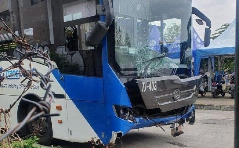 Lagi, Bus Transjakarta Kecelakaan Tabrak Tembok Di Ciledug Senin Pagi