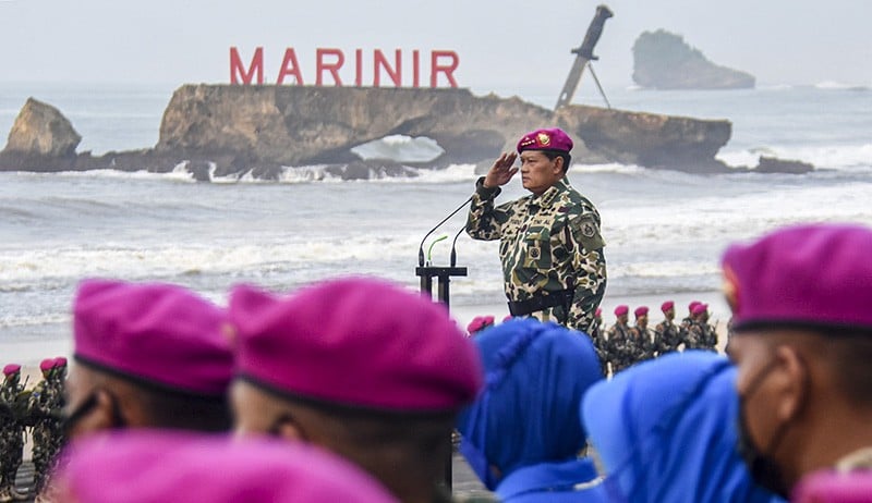 Upacara Pembaretan Prajurit Korps Marinir TNI AL di Pantai Baruna Kondang Iwak - Bagian 1