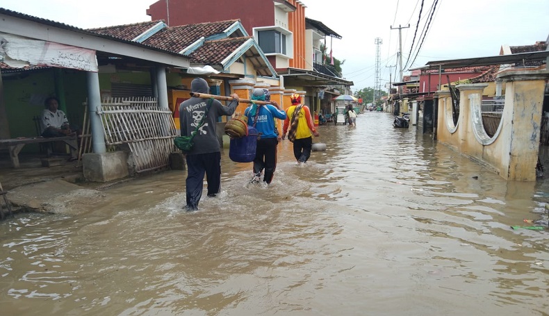 Banjir Rob di Karawang Meluas, 2.500 Rumah Terendam Air Laut