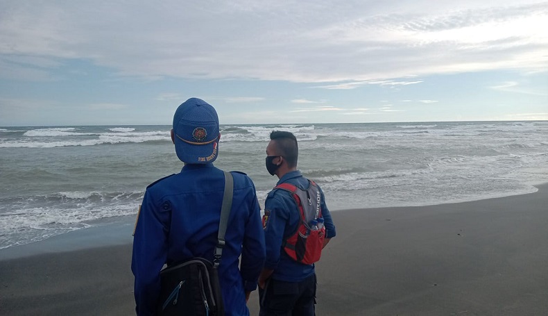 Kronologi Santri Hilang di Pantai Apra Cianjur, Berenang saat Ombak Pasang