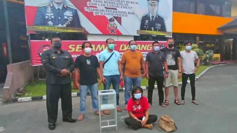 Ibu Rumah Tangga Ini Nekat Curi Kotak Amal di Masjid Mapolresta Padang