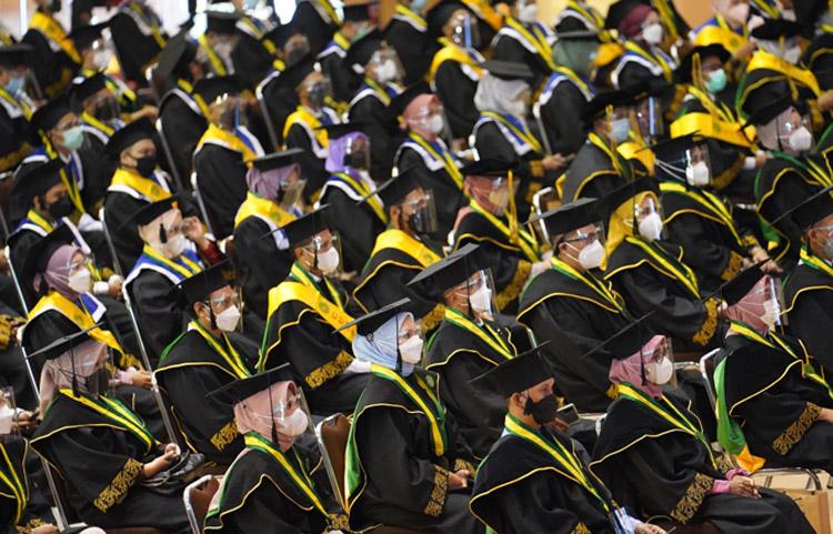 Wisuda 801 Mahasiswa, Rektor UMY: Pandemi Covid-19 Bukan Halangan untuk Berprestasi